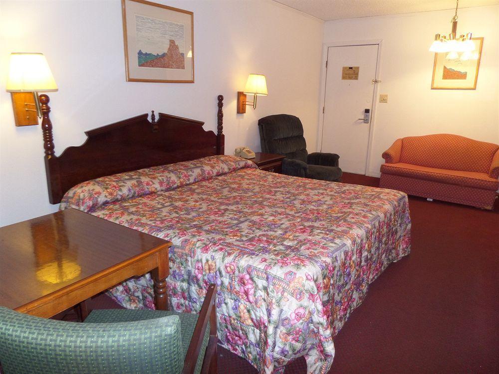 Homestay Inn & Suites Russellville Bagian luar foto